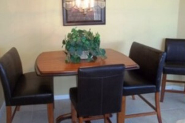 Room 8 of 25