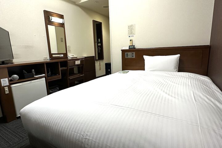 Room 8 of 36