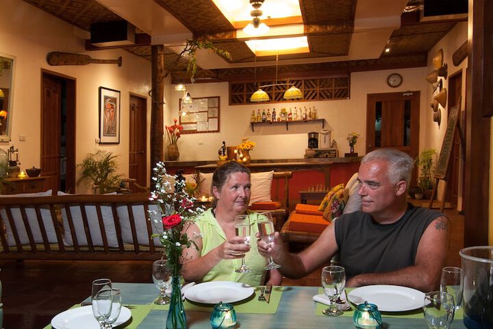 Dining 20 of 34