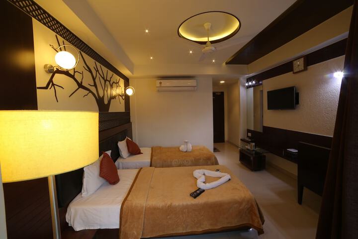 Room 5 of 32