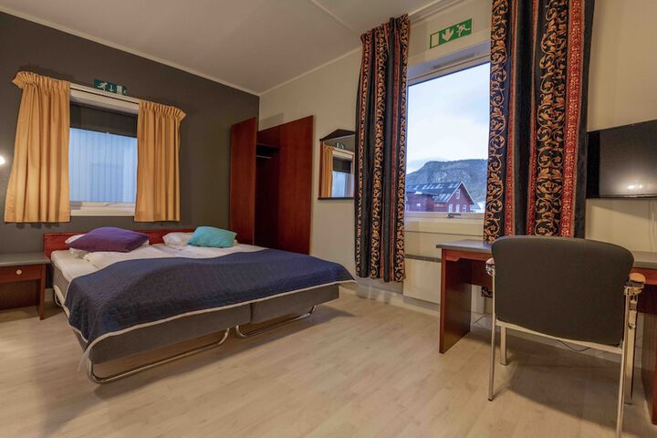 Room 3 of 17