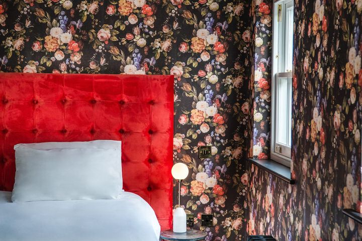 Room 14 of 106