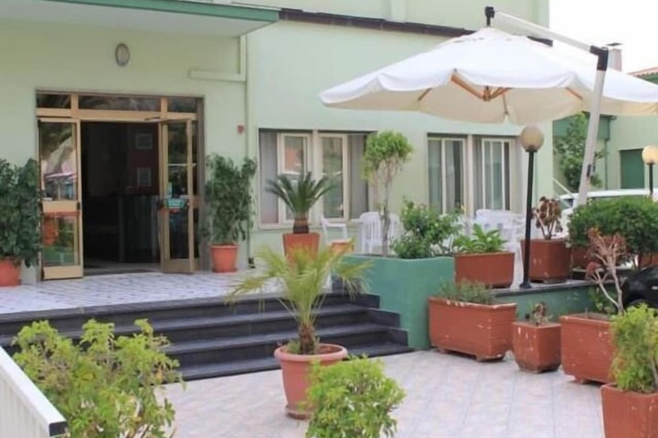 Hotel 53 of 56