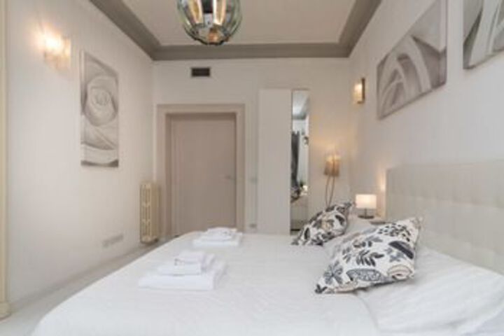 Room 35 of 153
