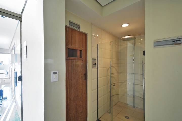 Room 49 of 95