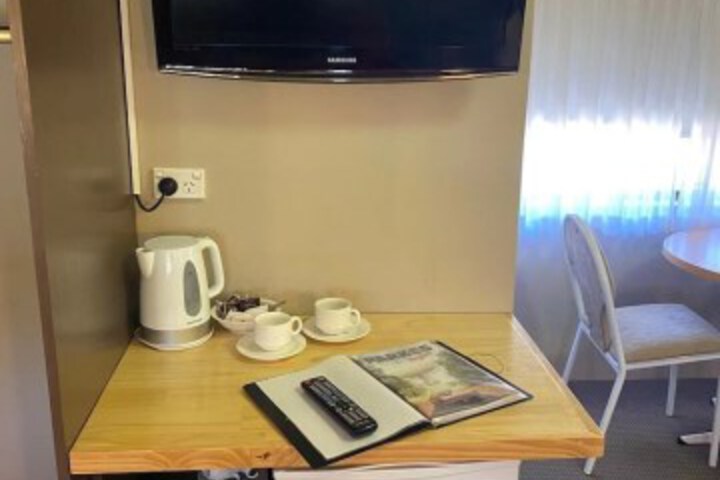 Room 7 of 90