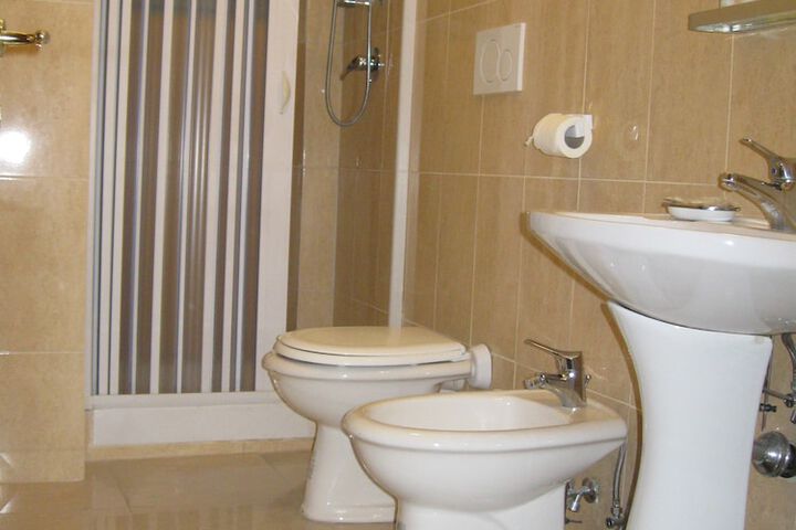 Room 15 of 23