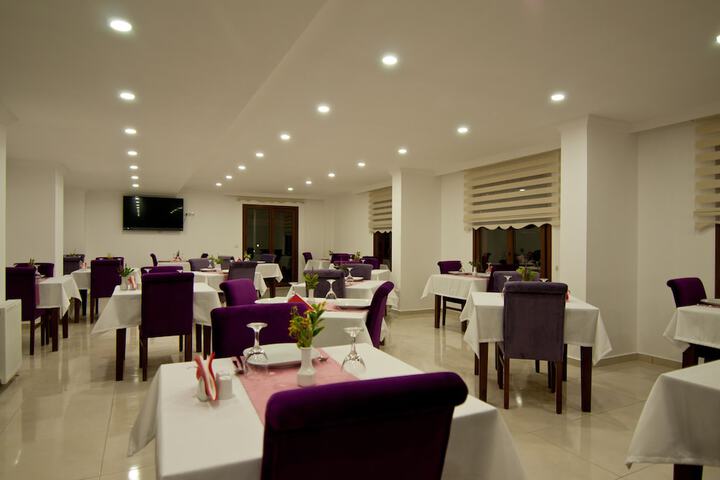 Dining 50 of 86