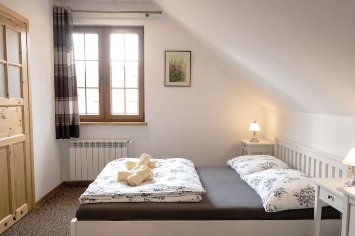 Room 5 of 97