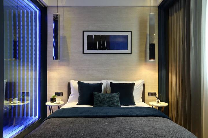 Room 28 of 109