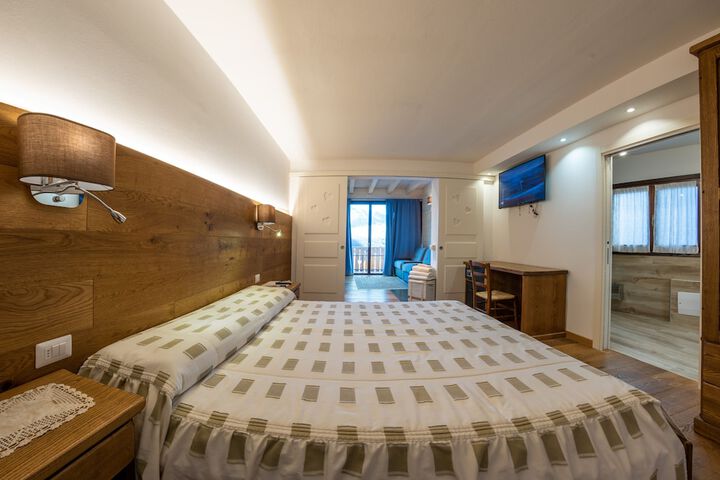 Room 19 of 153