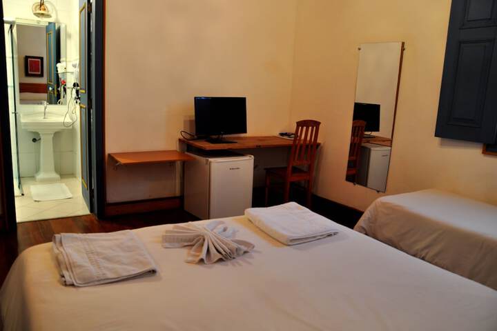 Room 21 of 106