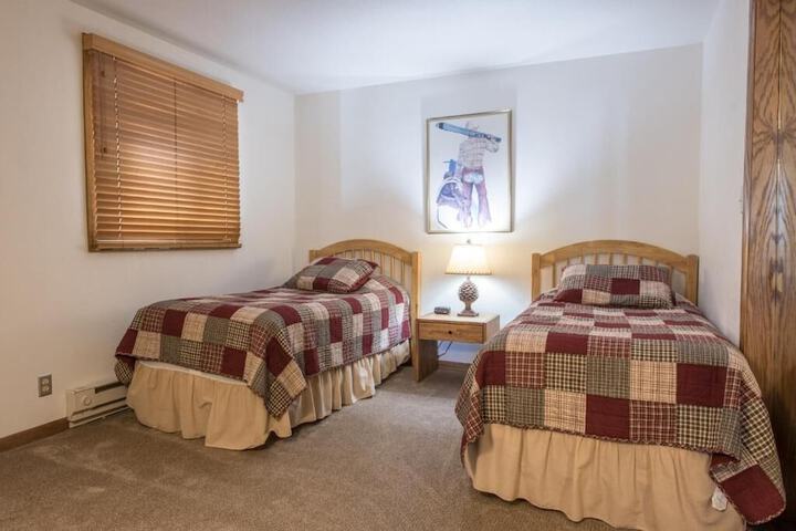 Room 3 of 229