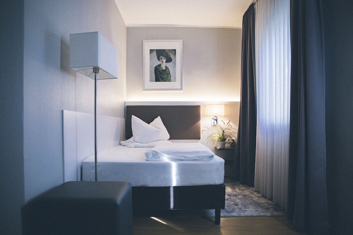 Room 33 of 57