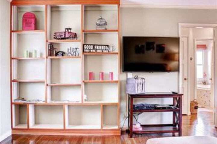 Room 12 of 27