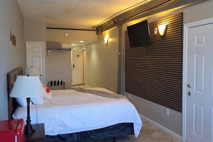 Room 22 of 110