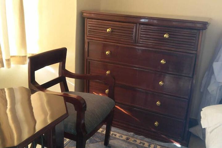 Room 4 of 20