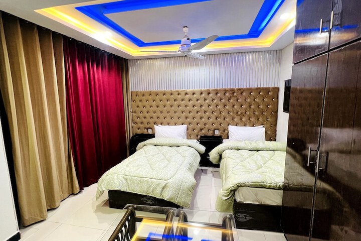 Room 8 of 24