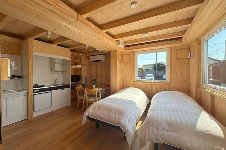 Room 2 of 38