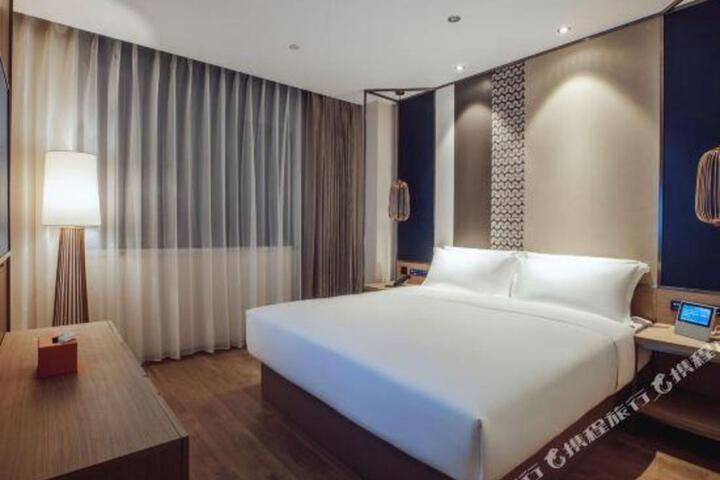 Orange Hotel Taizhou Vientiane City