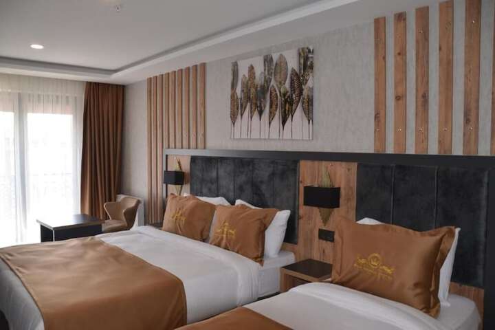 Room 12 of 24