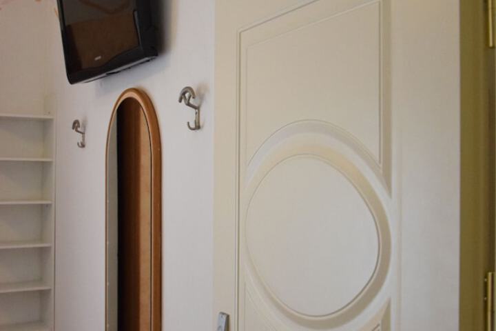Room 12 of 34