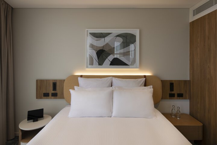 Room 8 of 36