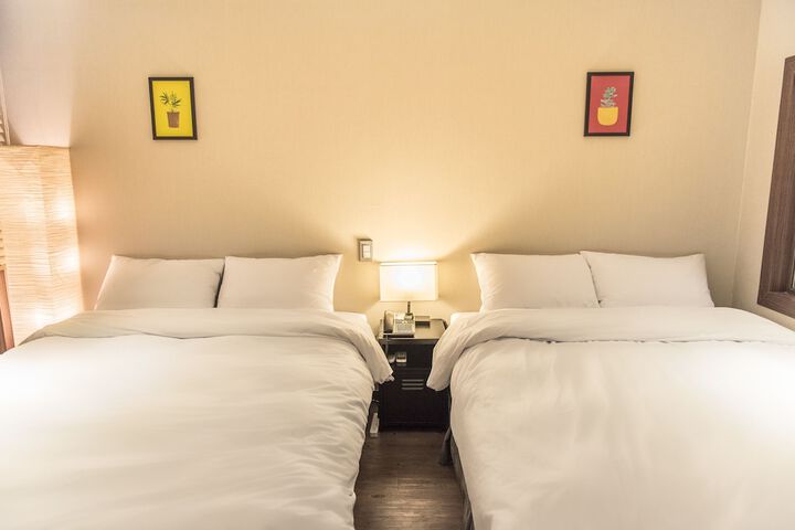 Room 15 of 37