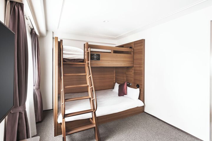 Room 10 of 22
