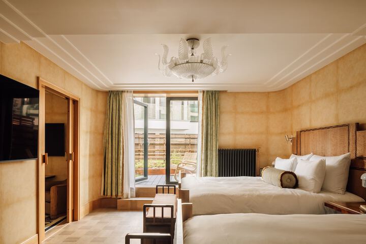 Room 16 of 146