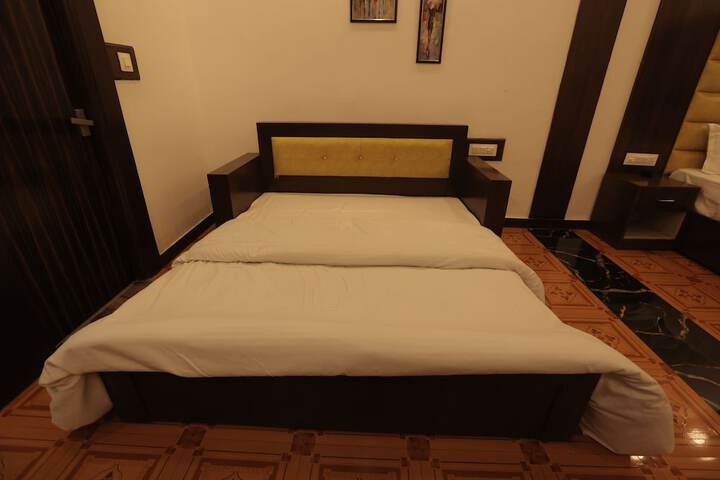 Room 38 of 98