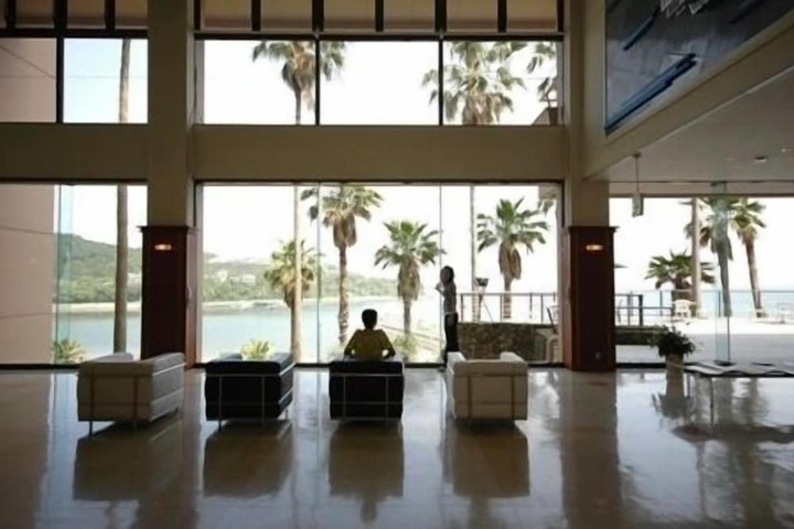 Hotel Lobby