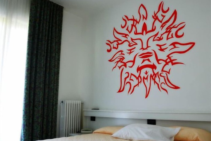 Room 14 of 34