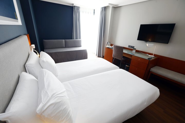 Room 16 of 31