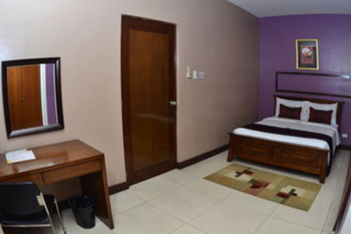 Room 42 of 73