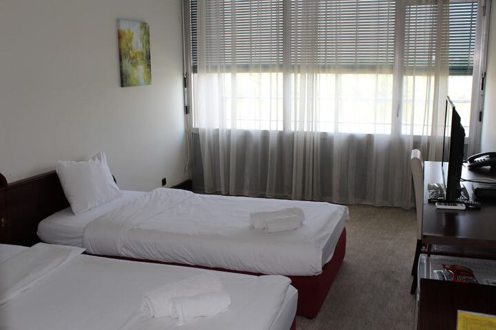 Room 16 of 63