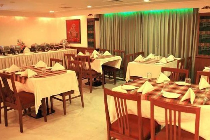 Dining 6 of 12
