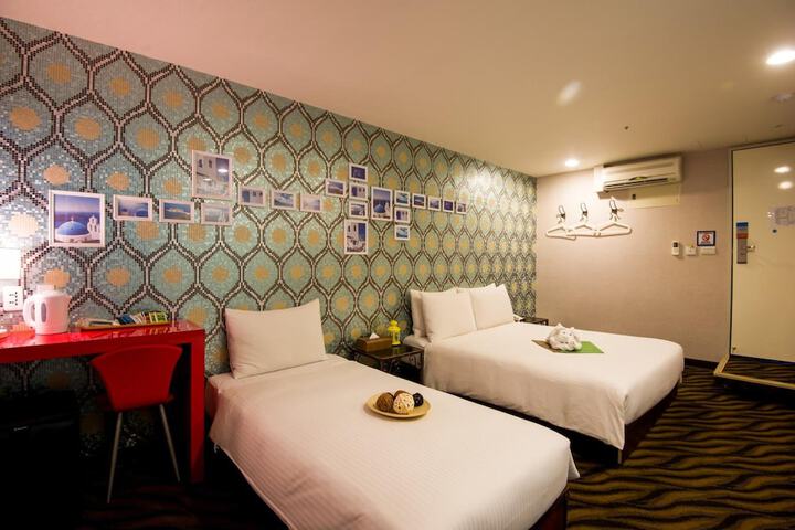 Room 28 of 39