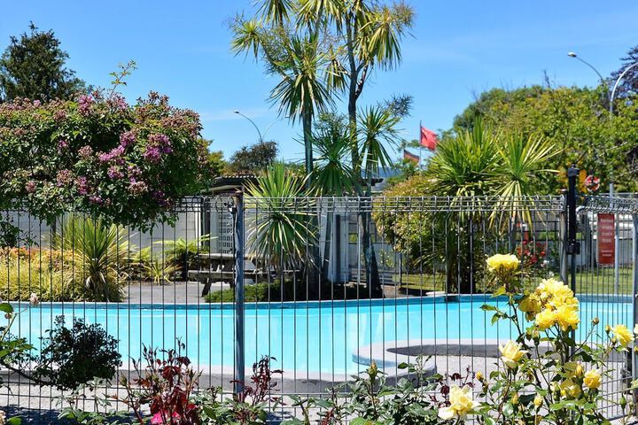 Pool 75 of 92