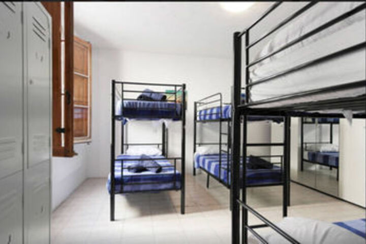 Room 15 of 38