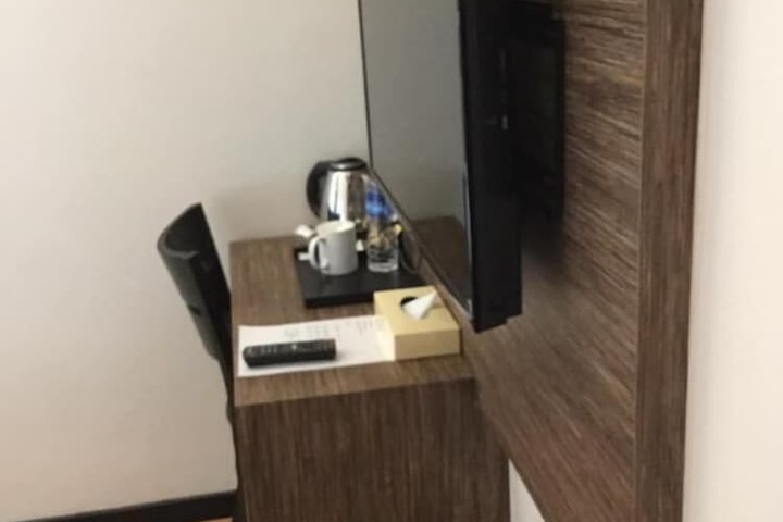 Room 14 of 33