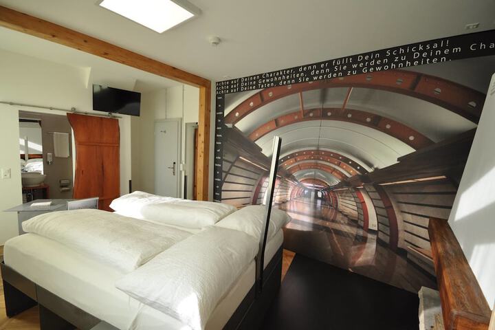 Room 15 of 111