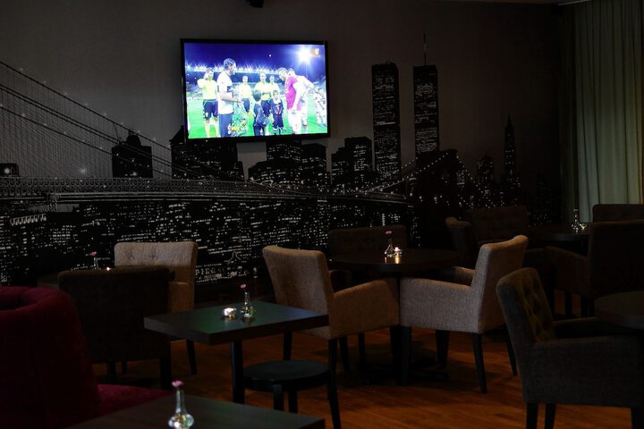 Lounge 40 of 46