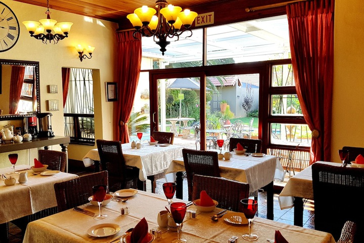 Breakfast area