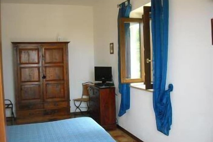 Room 7 of 49
