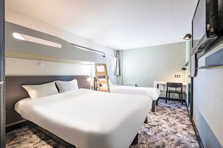 Room 8 of 31