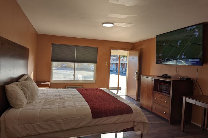 Room 12 of 25
