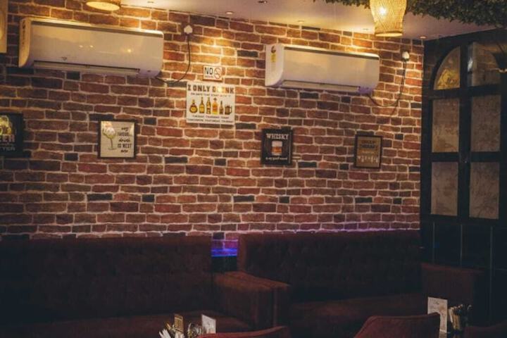 Lounge 97 of 110