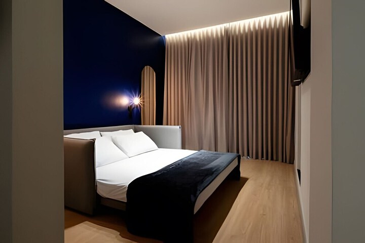 Room 14 of 93