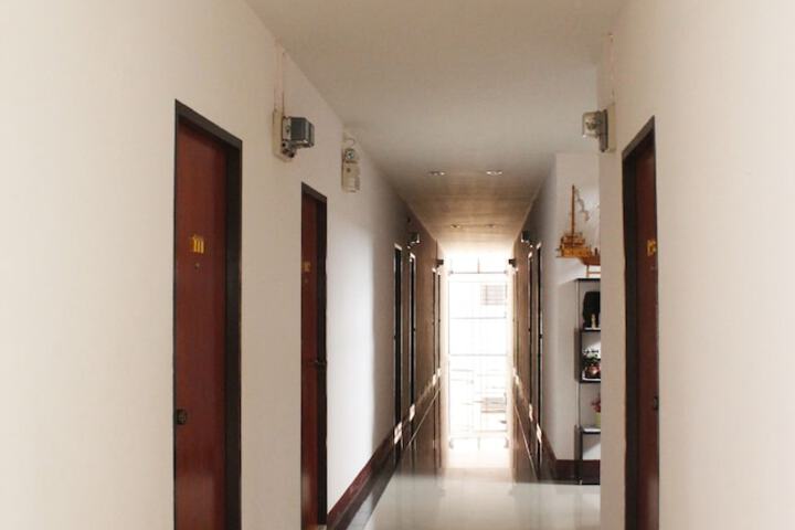 Ballroom/Hall 9 of 15